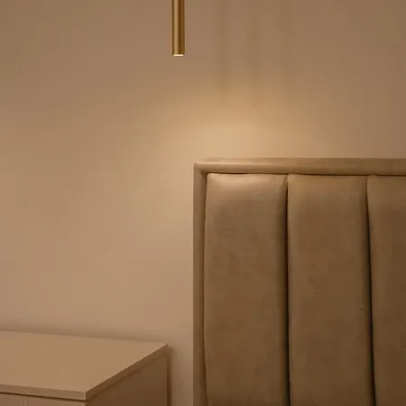 Aka Luxury 2 *